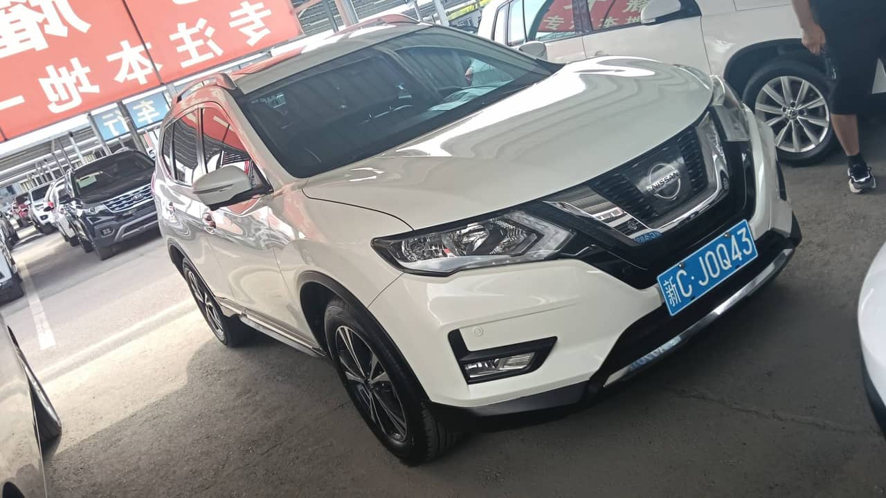 2019 Nissan X-Trail; curated vehicle image