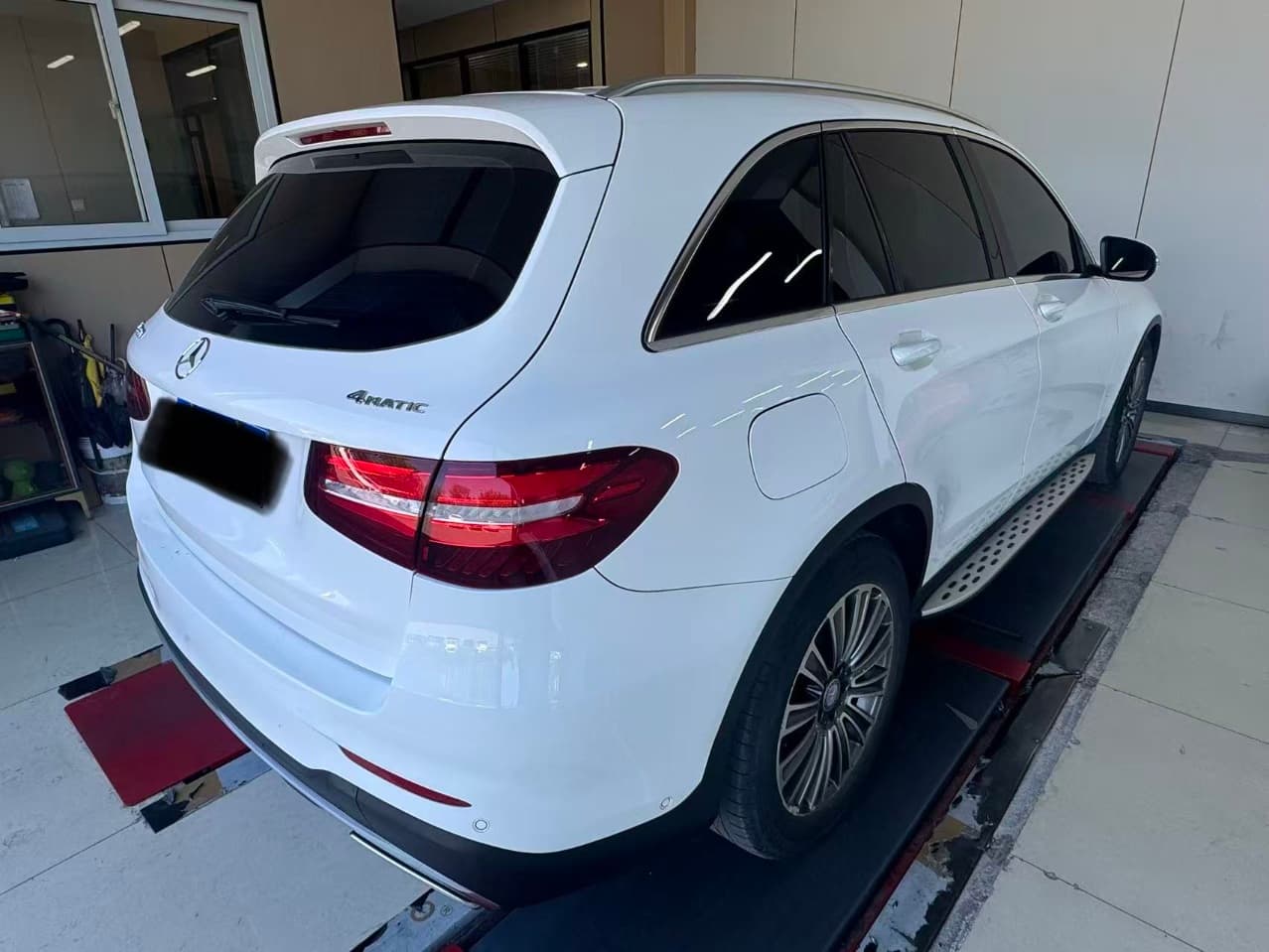 Mercedes-Benz GLC260 photo 2