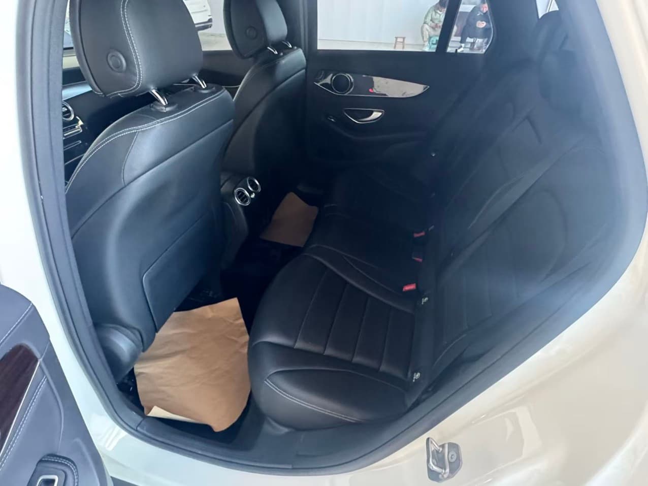 Mercedes-Benz GLC260 photo 3