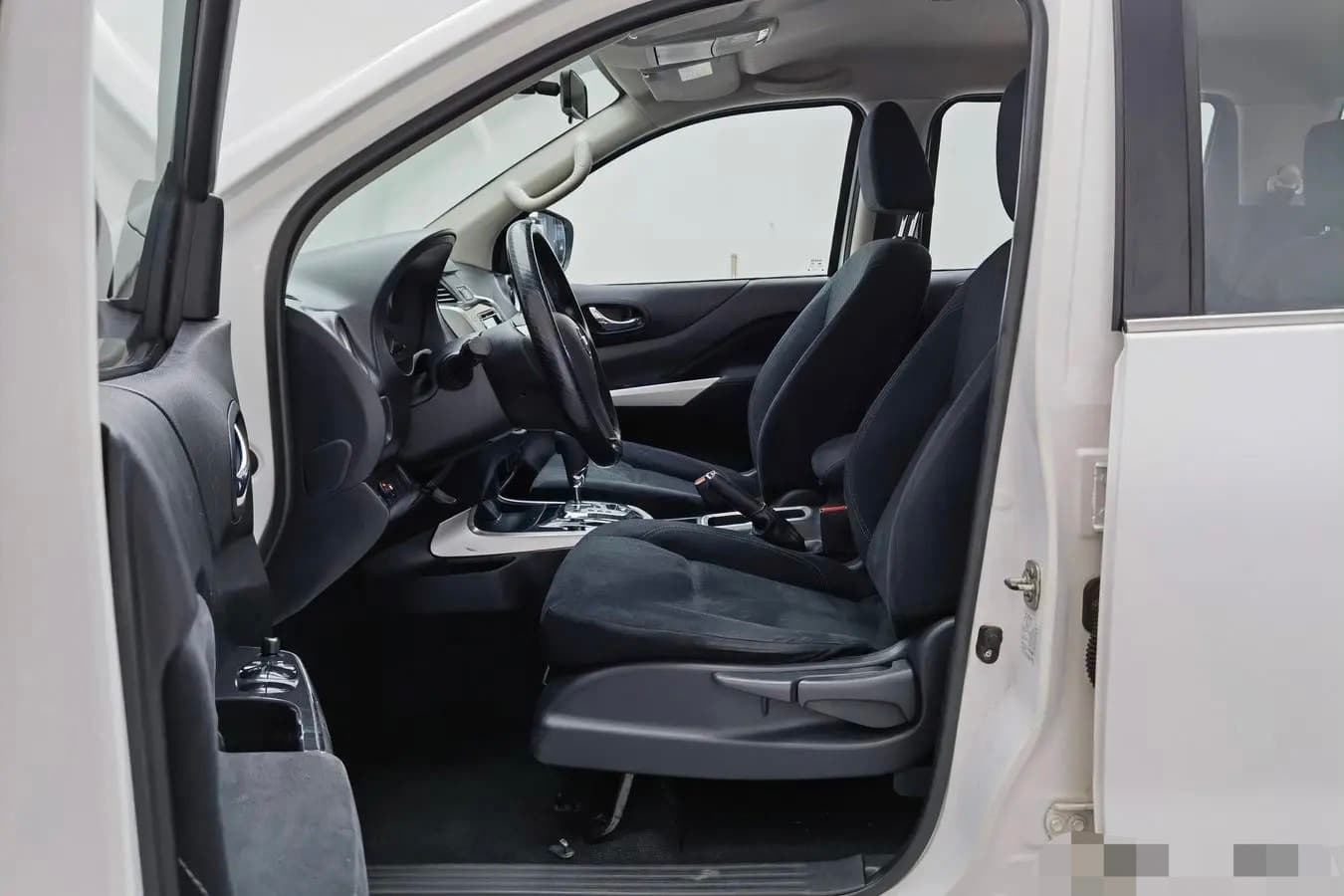 Nissan Navara – 2017款 2.5L Automatic 2WD Luxury Edition QR25 photo 8