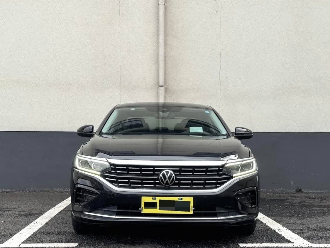 2022 Volkswagen Passat 380 Luxury Edition photo 5